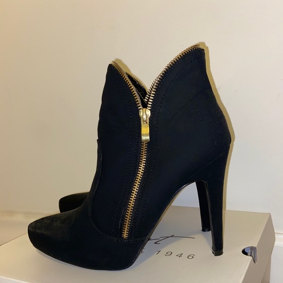 Black Heeled Booties or Boots - Picture 4 of 4